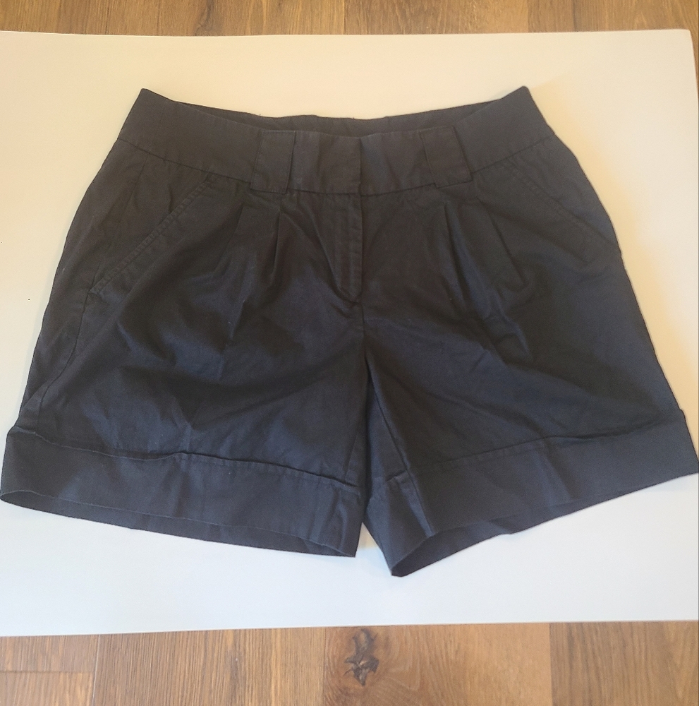 Madison shorts size 10 Black Pleated